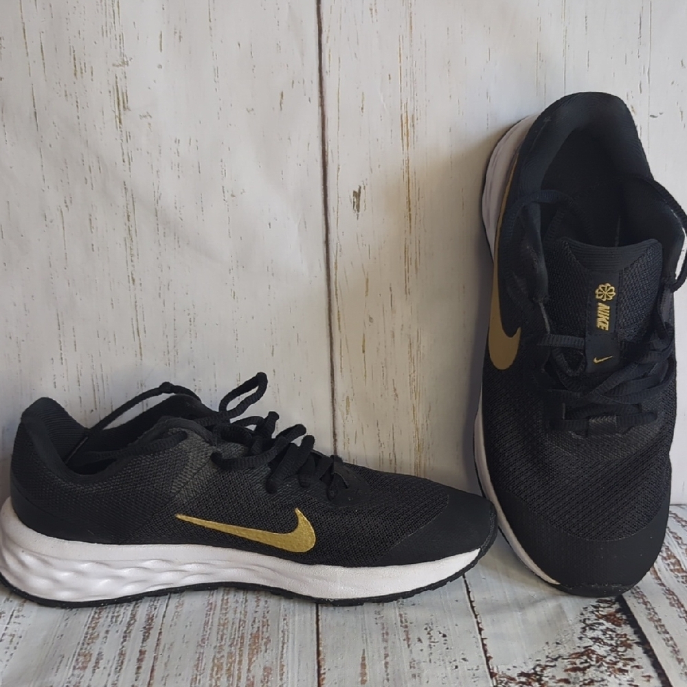 Nike Black and Gold Running Shoes